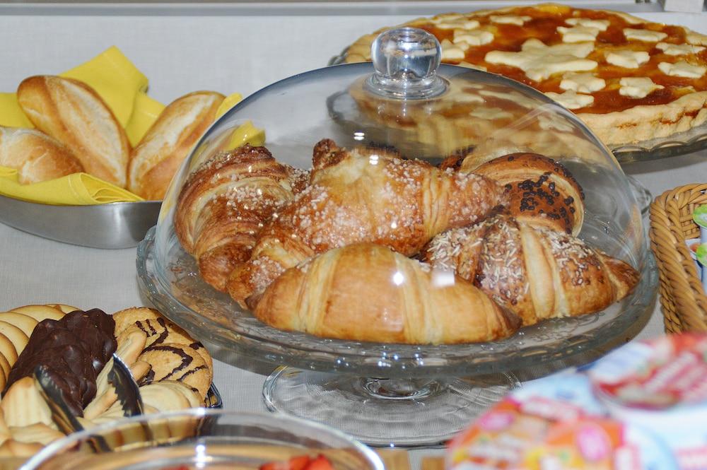 فندق إل لوغياتو دي سيرفيتي كومو المظهر الخارجي الصورة